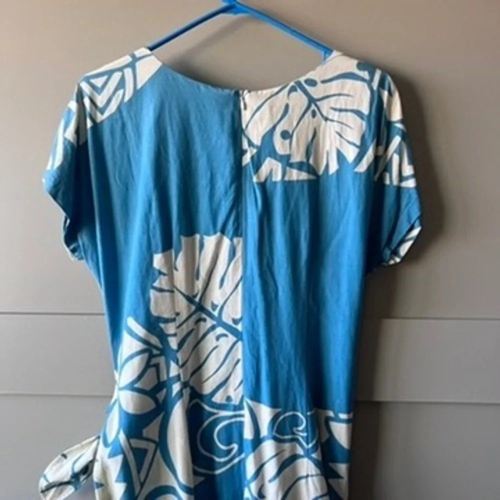 Hawaiian Blue Tropical Floral Midi Dress Sz M Wrap Tie Short Sleeve Beach Resort